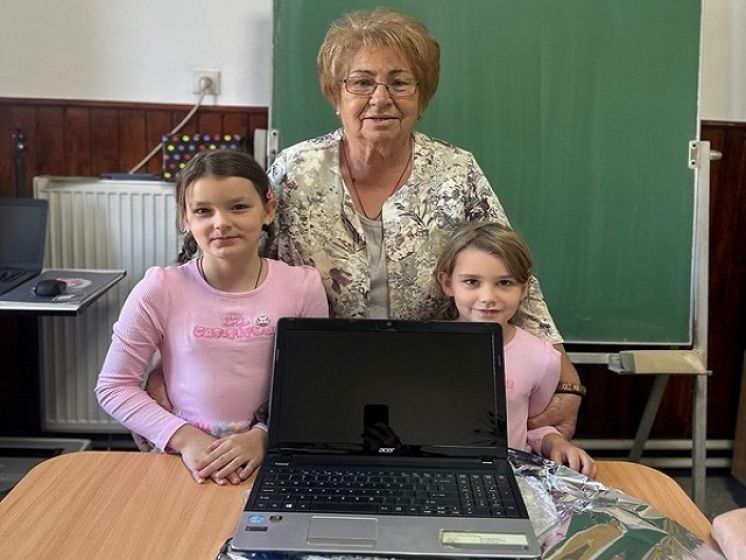 Захвалност за донацију лаптопа