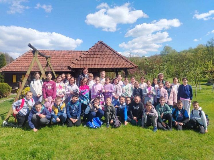 ПОСЕТА EТНО ПАРКУ &bdquo;ТЕРЗИЋА АВЛИЈА&ldquo; И ГРНЧАРСКОЈ РАДИОНИЦИ  &bdquo;ТЕШИЋ&ldquo; У ЗЛАКУСИ