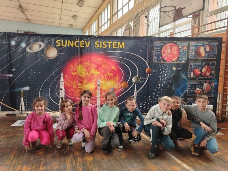 Путовање кроз свемир &ndash; мобилни планетаријум у нашој школи